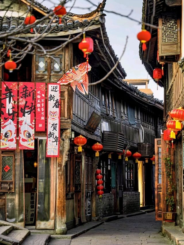 Step Back in Time: Your Ultimate Guide to Xinshi Ancient Town!