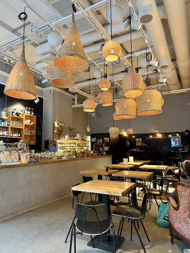 A Cozy Escape at Ihana Kahvila Baari in Helsinki☕️