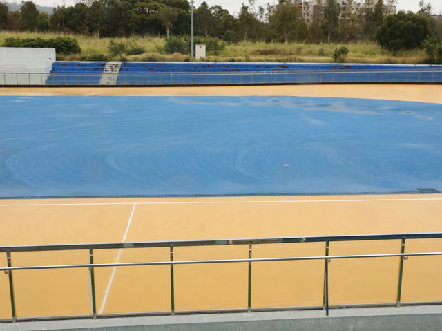 台中港區運動公園 | 超吸睛彩色運動場，IG打卡新熱點！