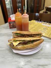 🥖ร้านอาหารเช้าฮอยอัน Bánh Mì Phượng🥪