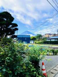 “Timeless Beauty: Mount Fuji’s Iconic View from Arakurayama Sengen Park”