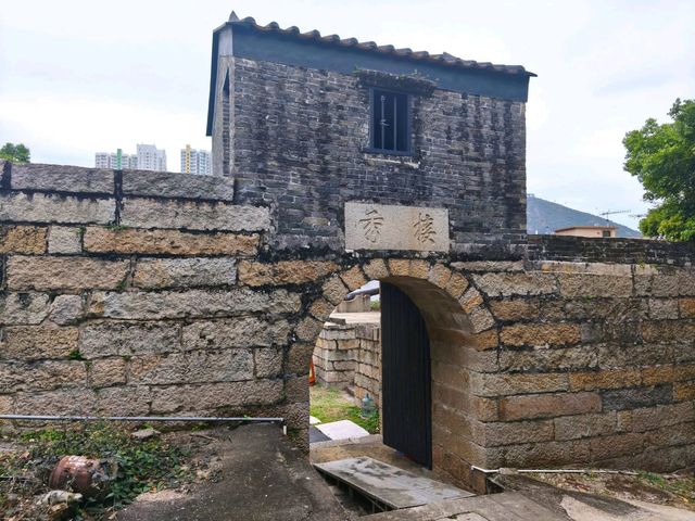 保存完整的東涌炮台遺址