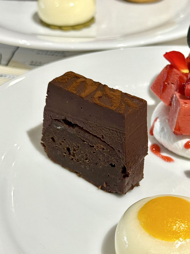Hills Cafe / Space: A Unique Themed Café in Roppongi Hills