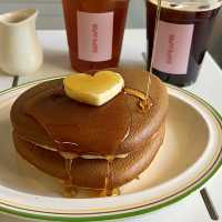 Scoop Coffee: A Cute Café with Heart-Shaped Pancakes in Shinjuku 