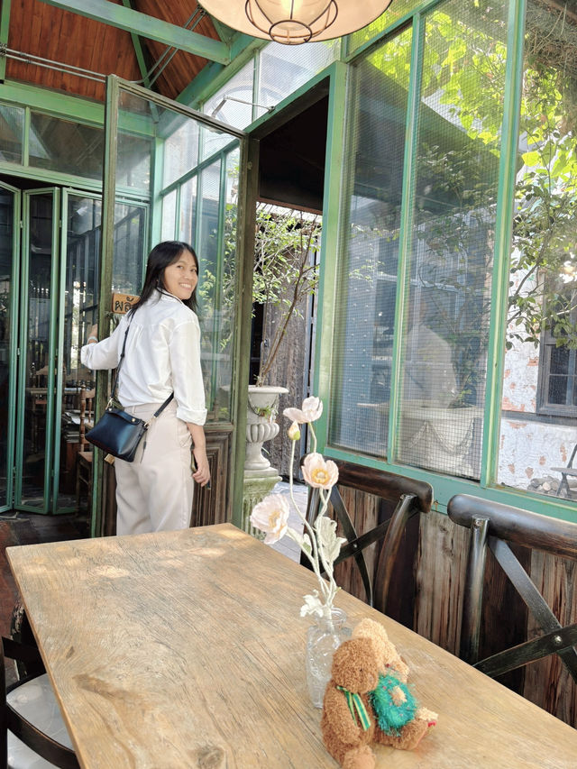 CAFE DE COF คาเฟ่สุดร่มรื่นที่ บ้านบึง