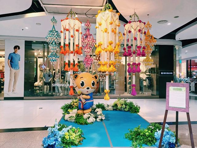 泰國曼谷市中心坐天鐵BTS著名商圈寺廟祈福商場一日遊行程，寺廟祈福很靈驗，購買曼谷特產好去處，適合逛街購物祈福打卡拍照📸