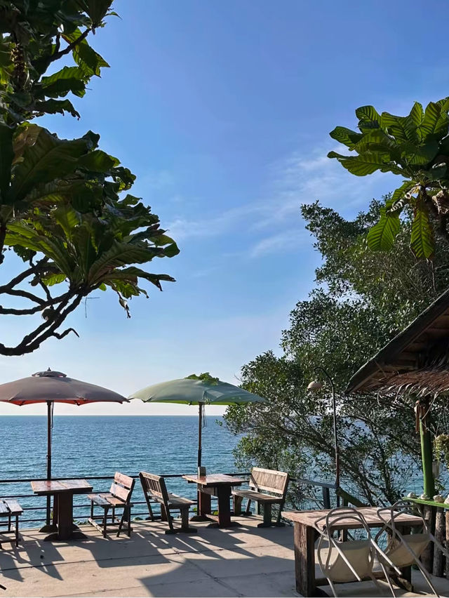 คาเฟ่ลับๆ บนเกาะกูด ✨🏝️