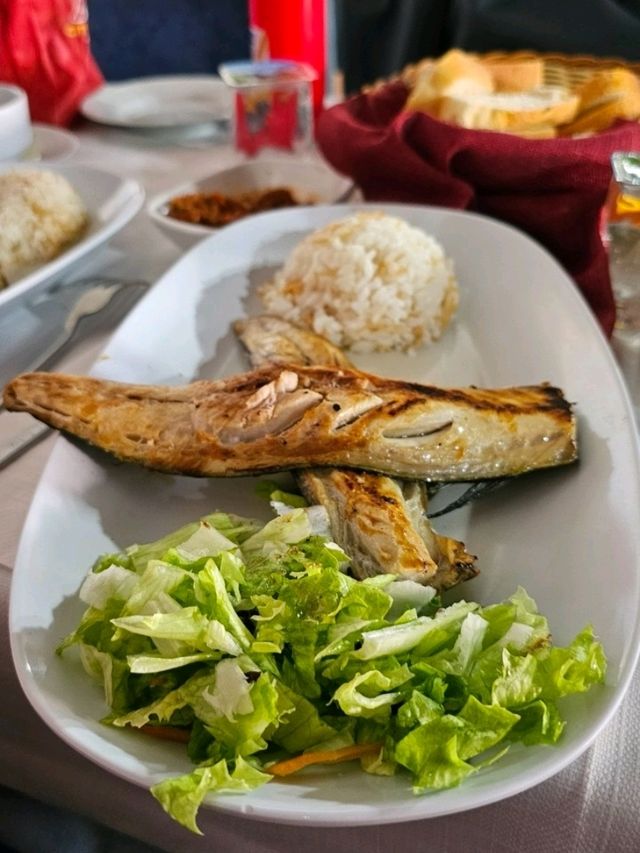 土耳其博斯普魯斯海峽畔〔Muazzam Restaurant 〕海鮮饗宴