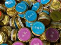 迷路のような路地裏で、アートと雑貨の宝探し！