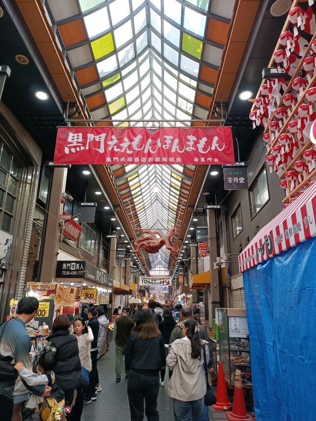 必到黑門市場食刺身