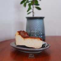 🍰 ไปชิมเค้กอร่อยๆ ที่ Young yuu cafe