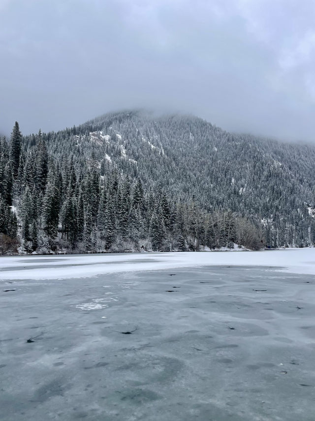 Hiking to Upper Kolsai Lake