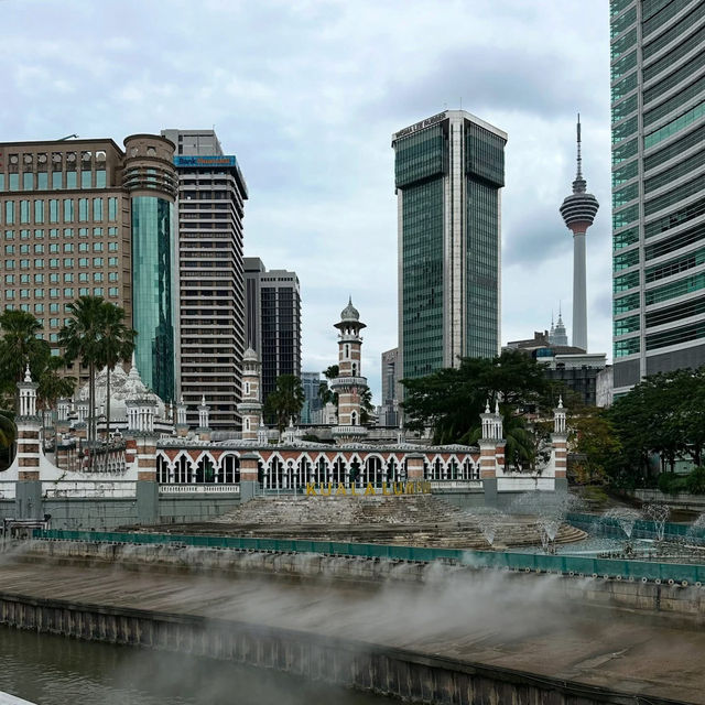 Discover KL’s Heartbeat: Dataran Merdeka & Masjid Jamek