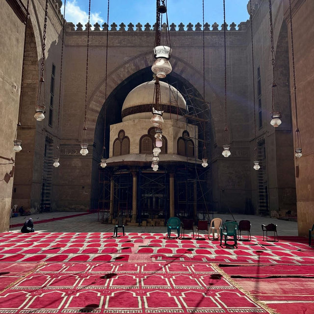 A Solo Adventurer’s Guide to Egypt: One Week of Pyramids, Pharaohs, and the Nile