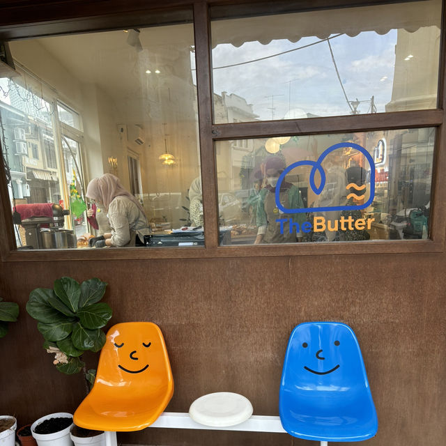 super cute dessert you might leave the cafe starving