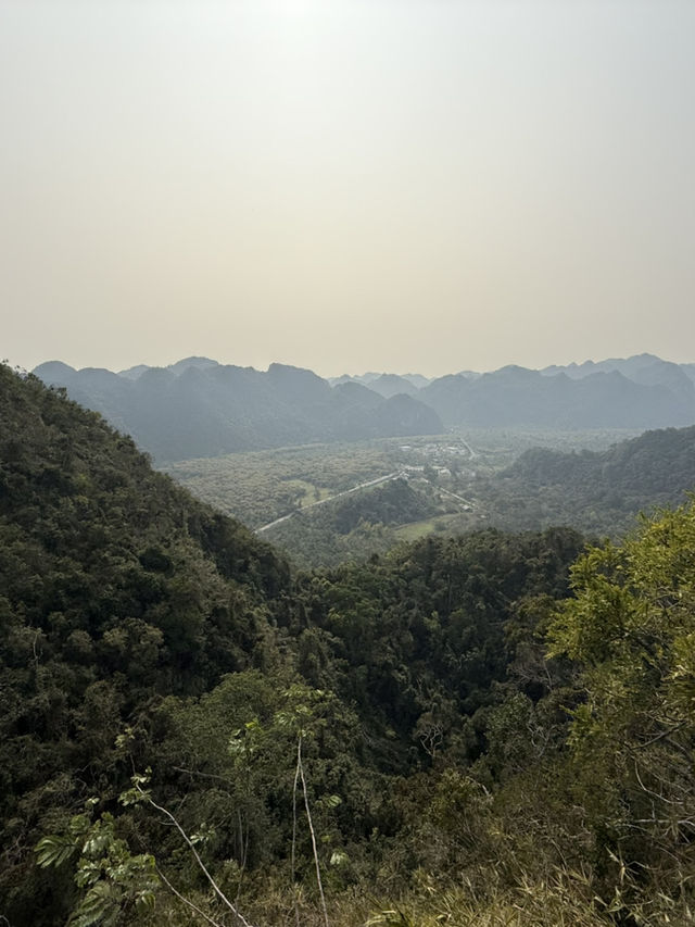 The beautiful Island of Cat Ba 🇻🇳⛰️