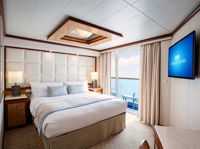 👑 Royal Princess Cruise: A Regal Escape Fit for (Instagram) Royalty 🌊 
