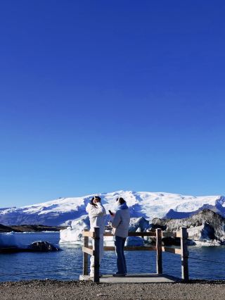 Day 4: A Day of Adventure in Iceland: 🇮🇸 Boats, Beaches🌊☀️, and Delicious🥖 Eats!