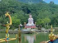 วัดน้ำตกธรรมรส : ความสวยงามของโบสถ์กลางน้ำสีชมพู