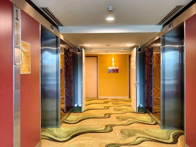 “City Ease by the Lake: The Everly Putrajaya’s Smart Urban Stay”
