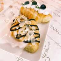 Koonaem Homemade : คาเฟ่เล็กๆ สไตล์มินิมอล