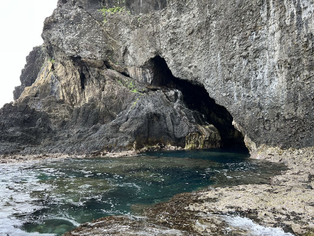 綠島柚子湖｜史前遺址與海蝕奇景交織的秘境灣澳 
