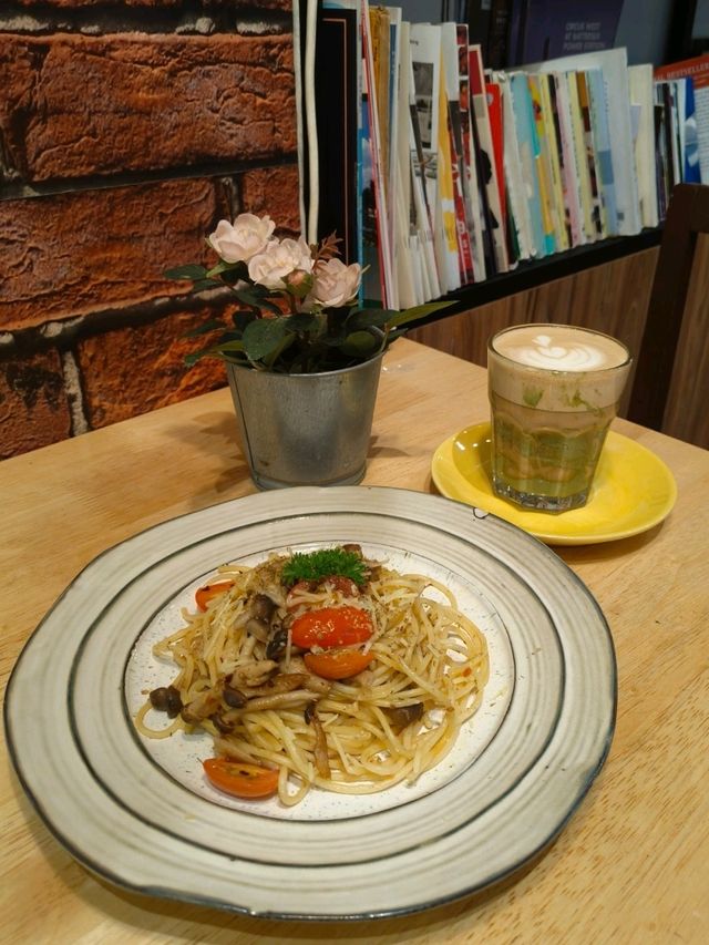 Pasta, Pistachio & Peaceful Corners