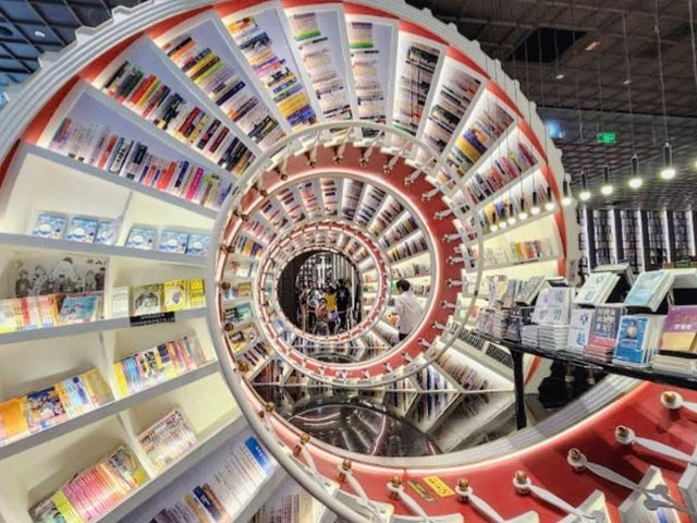四川 | 重慶鍾書閣，彷如走入霍格華茲的魔法書店