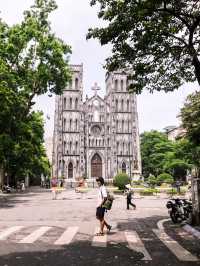 St. Joseph’s Cathedral โบสถ์เก่าแก่เมืองฮานอย