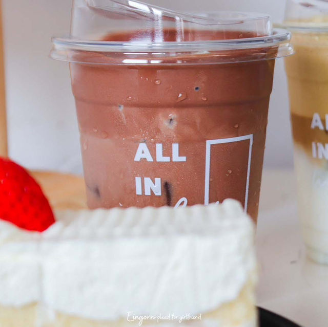 All in white café ขอนแก่น✨