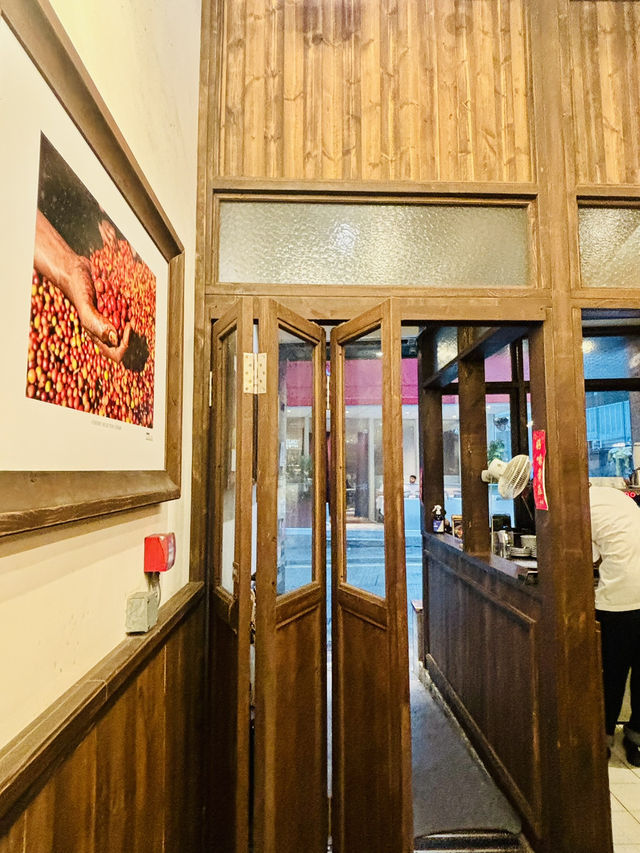 【中環】Knockbox Coffee Company：享受悠閒氛圍和精緻咖啡