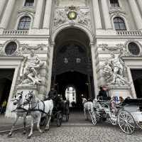 🏰 *Hofburg Palace: The Beating Heart of Habsburg Vienna* 👑✨