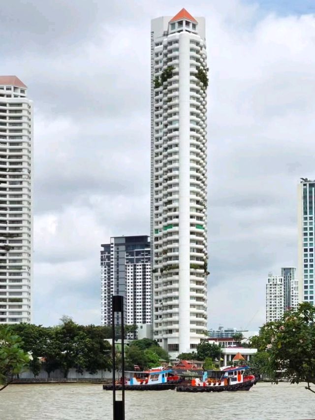 🏞️ Chatrium Riverside Bangkok – Where City Buzz Meets Riverside Bliss