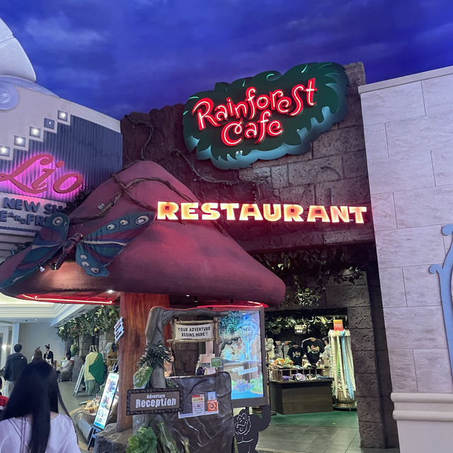 【千葉/舞浜🇯🇵】まるでジャングル内でお食事体験？！Rainforest Cafe