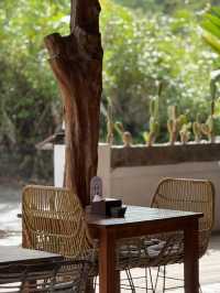 Neighborhood cafe in southwest Lembongan