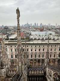 ⛪ “Stone That Reaches Sky: A Morning at Milan Cathedral”