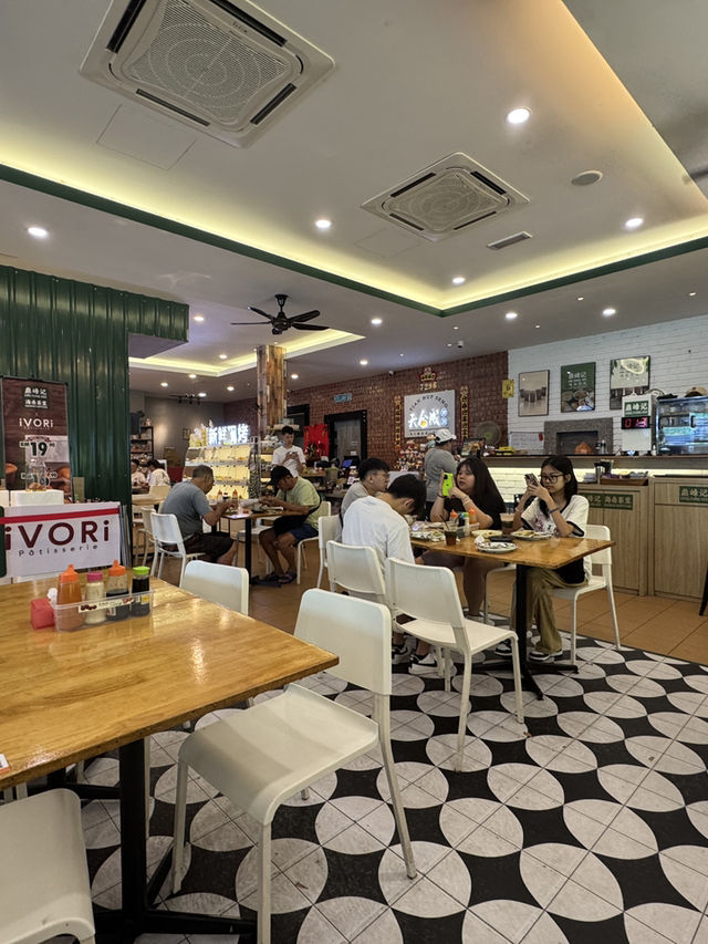 Hearty Comfort in Historic Melaka: A Tasty Stop at Din Fung Kee Kota Syahbandar