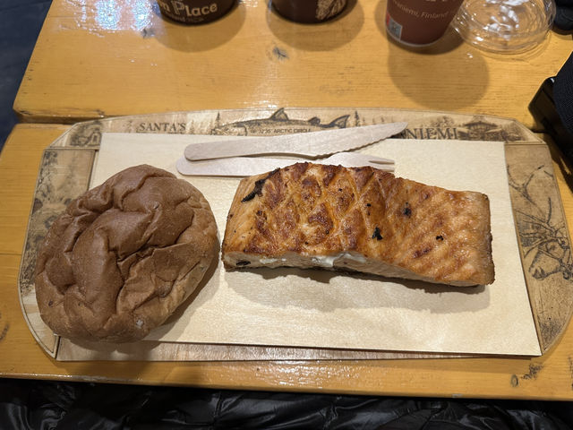 Santa’s Salmon Place – The Smoky Arctic Gem I Couldn’t Resist 🔥🐟
