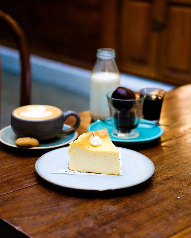 Sunlit Spaces and Chill Vibes at Lucky Cat Coffee & Kitchen
