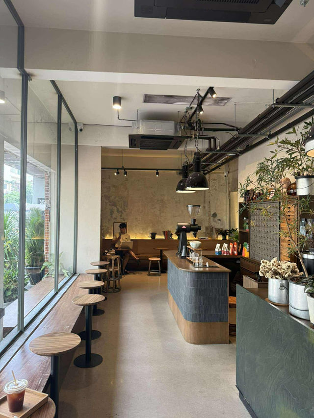คาเฟ่สีเขียว พื้นที่ธรรมชาติ |  Piccolo Vicolo