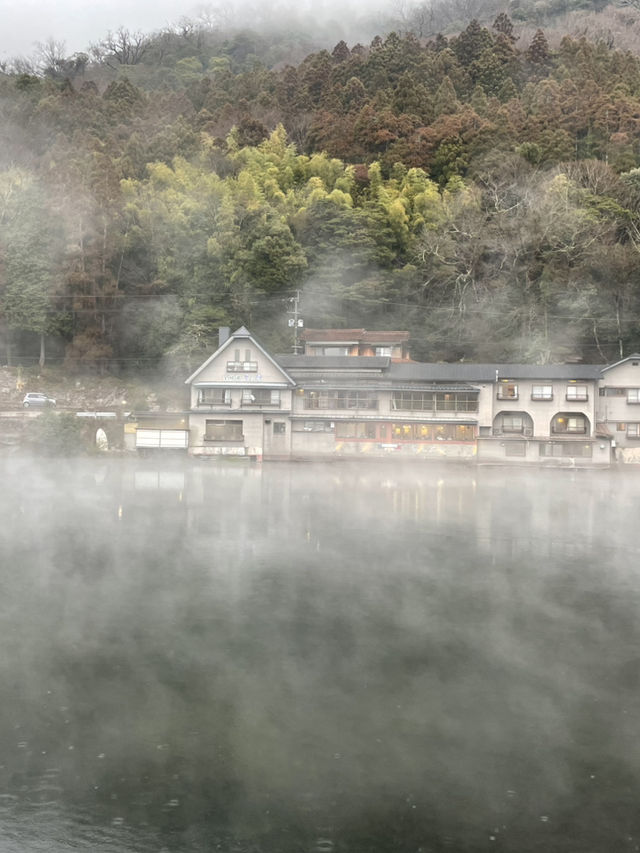 漫遊由布院金鱗湖：光影交織的夢幻奇蹟