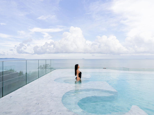 ที่พักพัทยา-นาจอมเทียน สระว่ายน้ำวิวสวยปัง วิวทะเล