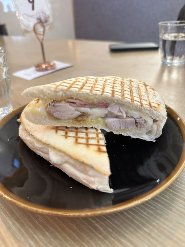尖沙咀鬧市中的寧靜cafe ☕️