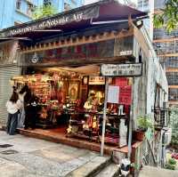 Hong Kong city walk features both old and new sights