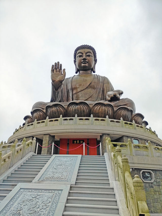 港都全球最高戶外青銅坐佛