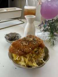 The craziest decoration cafe in Penang: No.8 Sandwich Club