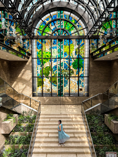 東京🗼レトロ建築巡り】📍飯田橋ラムラの美しいステンドグラス | Trip