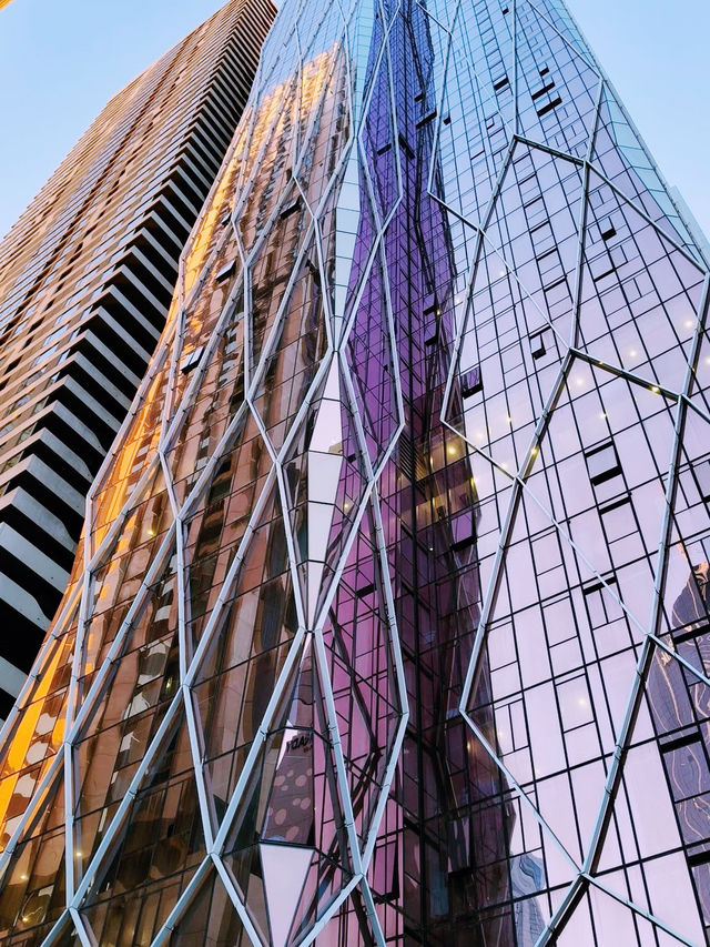 Melbourne Unlocked: A Solo Traveler’s Guide to Coffee, Street Art & Hidden Laneways
