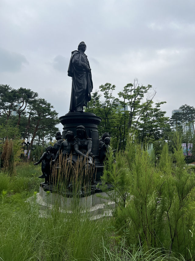 석촌호수길을 걷고 월드파크로 가봐요