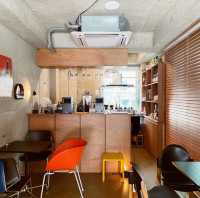 Easel coffee N bar